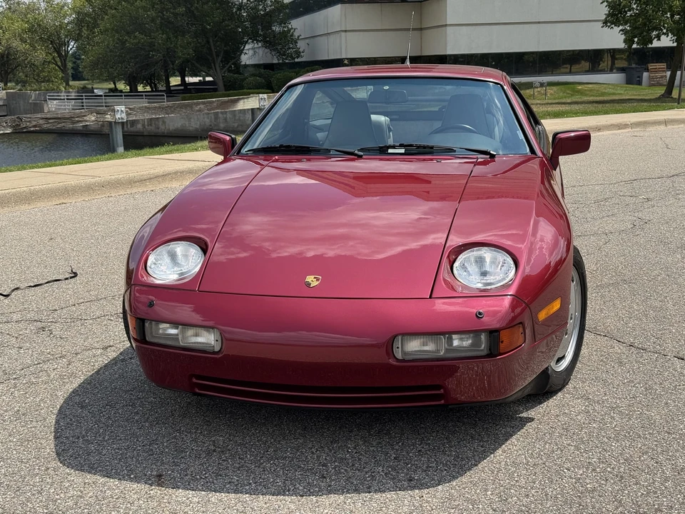 1989 Porsche 928 S4 - Image 10 of 31