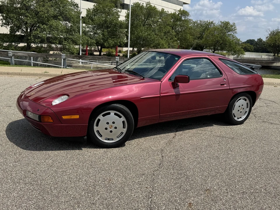 1989 Porsche 928 S4 - Image 2 of 31