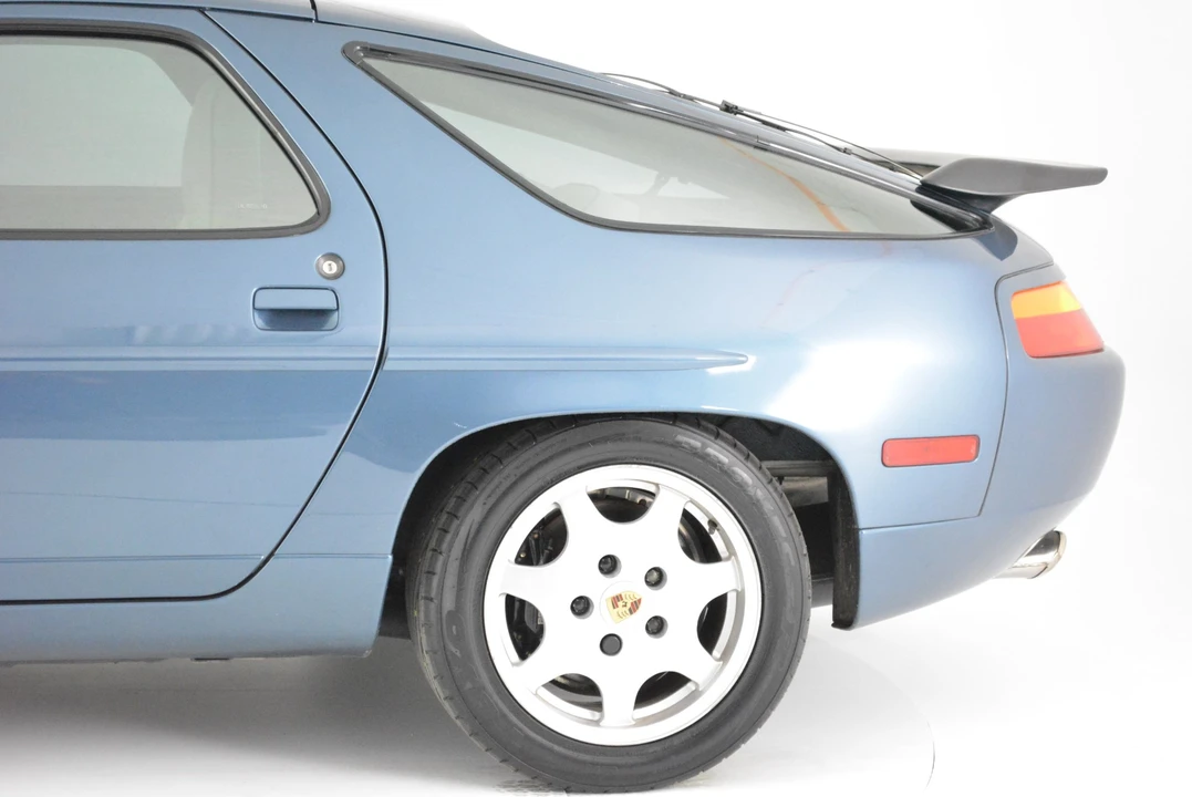 1989 Porsche 928 S4 - Image 8 of 31