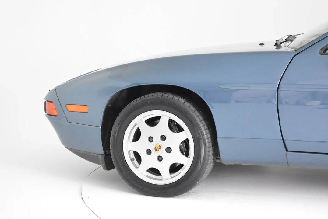 1989 Porsche 928 S4 - Image 10 of 31