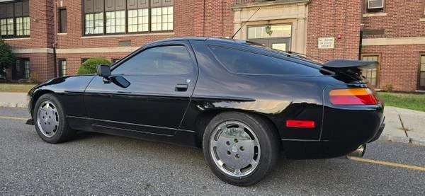 1989 Porsche 928 S4 - Image 9 of 21