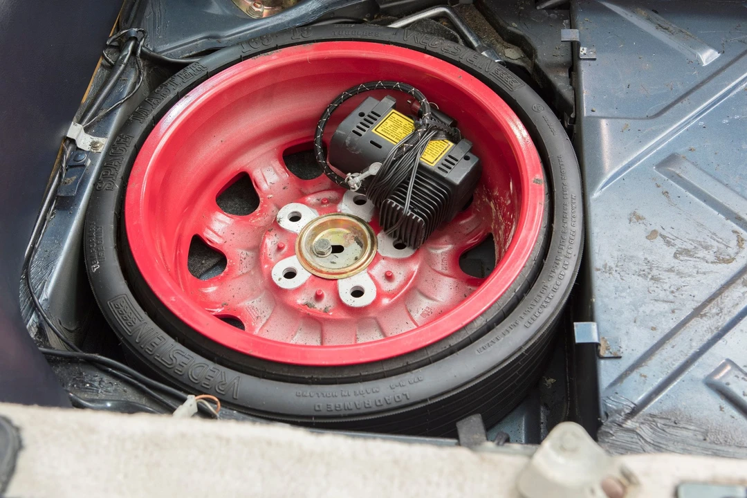1989 Porsche 928 S4 - Image 23 of 24