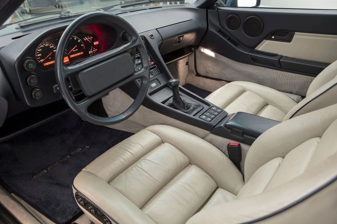 1989 Porsche 928 S4 - Image 8 of 24