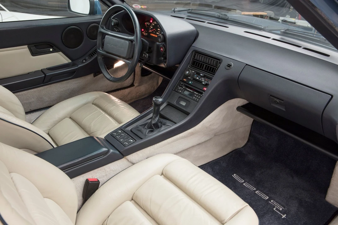 1989 Porsche 928 S4 - Image 10 of 24