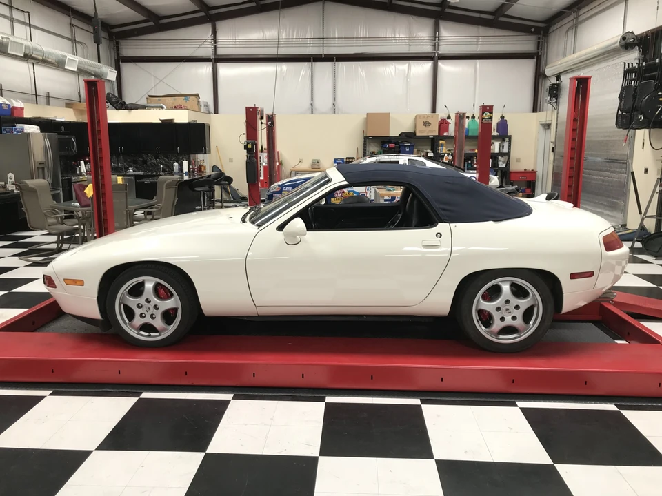 1989 Porsche 928 S4 - Image 17 of 31