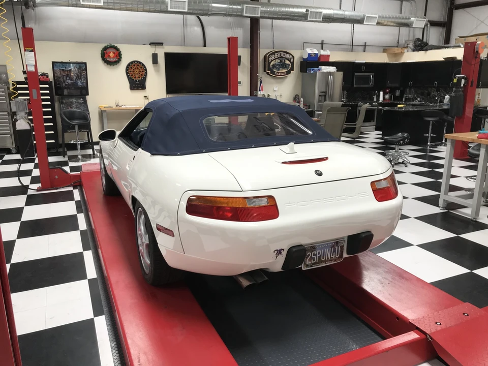 1989 Porsche 928 S4 - Image 16 of 31