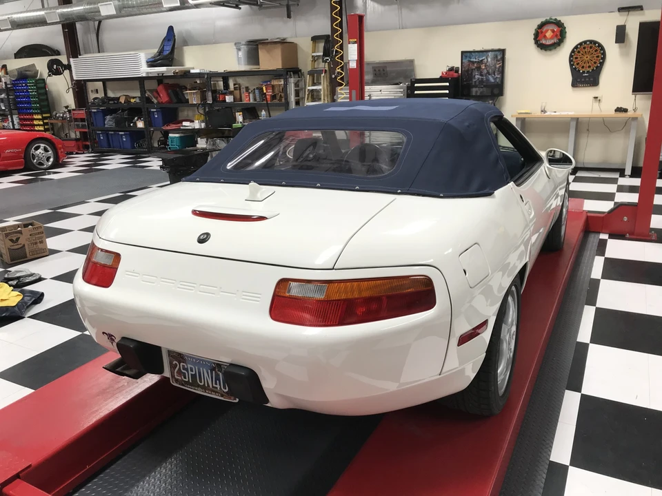 1989 Porsche 928 S4 - Image 15 of 31