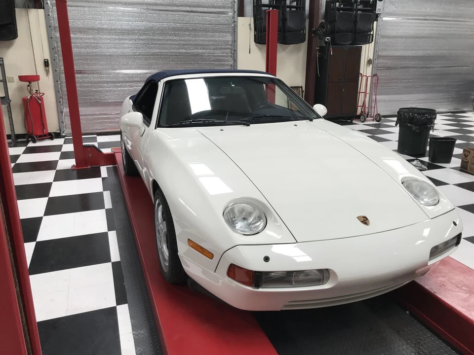 1989 Porsche 928 S4 - Image 14 of 31