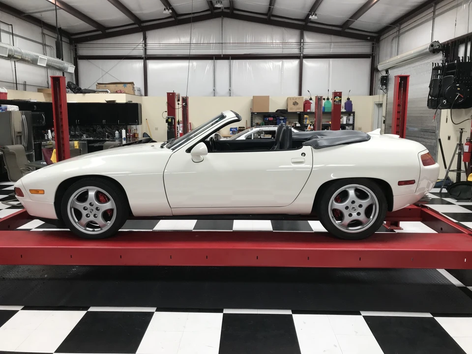1989 Porsche 928 S4 - Image 6 of 31