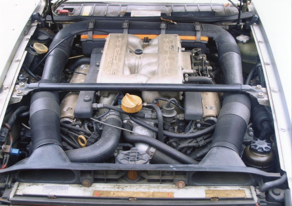 1989 Porsche 928 S4 - Image 6 of 11