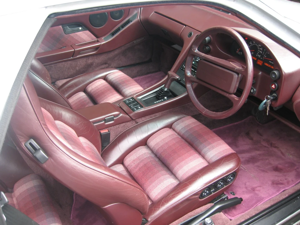 1989 Porsche 928 S4 - Image 2 of 3