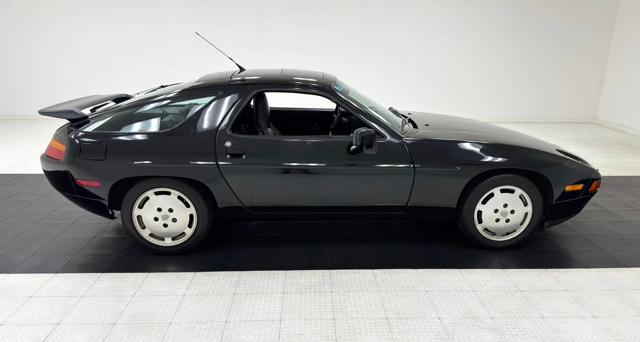 1989 Porsche 928 S4 - Image 6 of 12