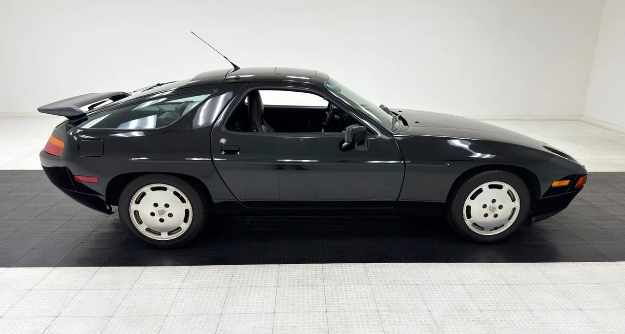 1989 Porsche 928 S4 - Image 6 of 21