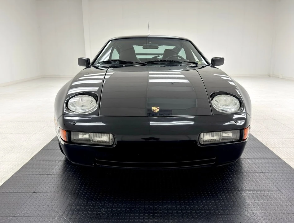 1989 Porsche 928 S4 - Image 8 of 21