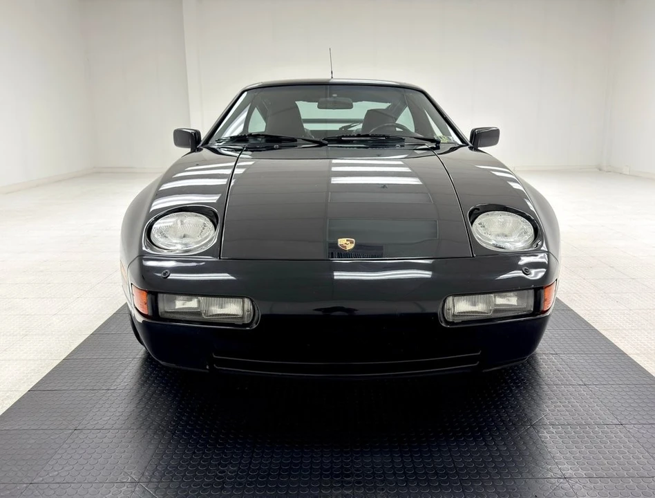 1989 Porsche 928 S4 - Image 8 of 12