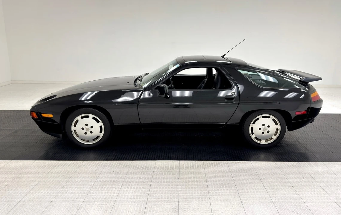 1989 Porsche 928 S4 - Image 2 of 12