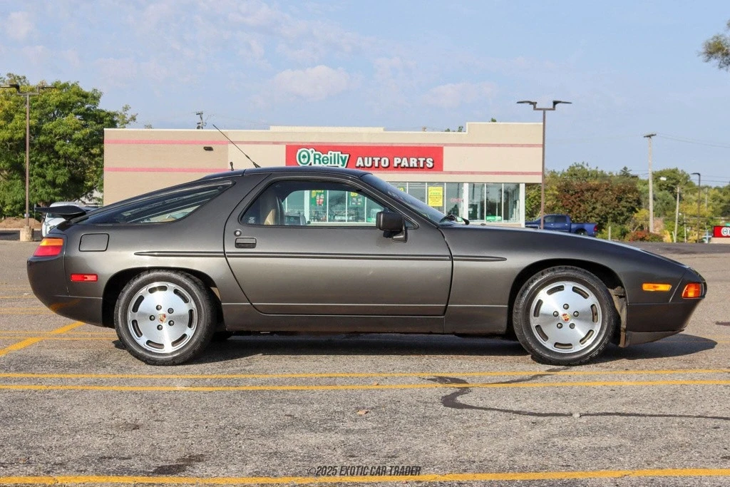 1989 Porsche 928 S4 - Image 9 of 12