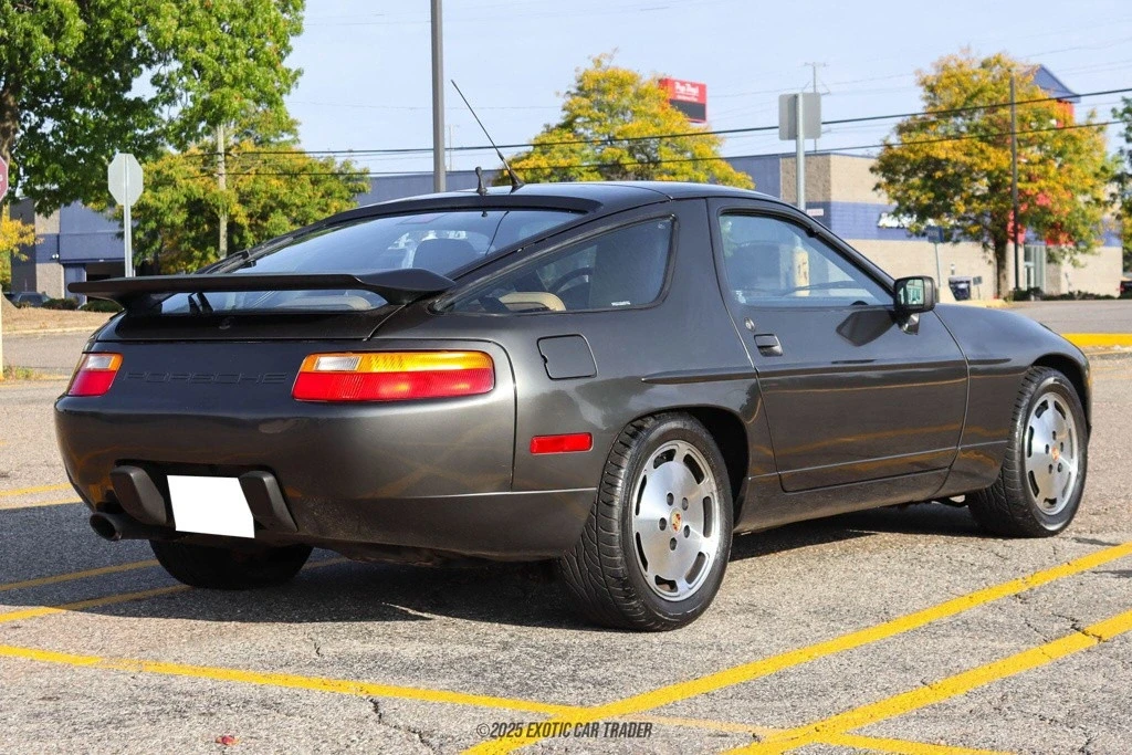 1989 Porsche 928 S4 - Image 8 of 12