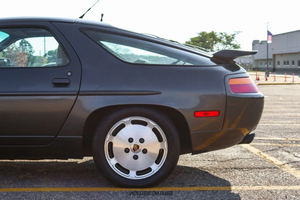 1989 Porsche 928 S4 - Image 5 of 12