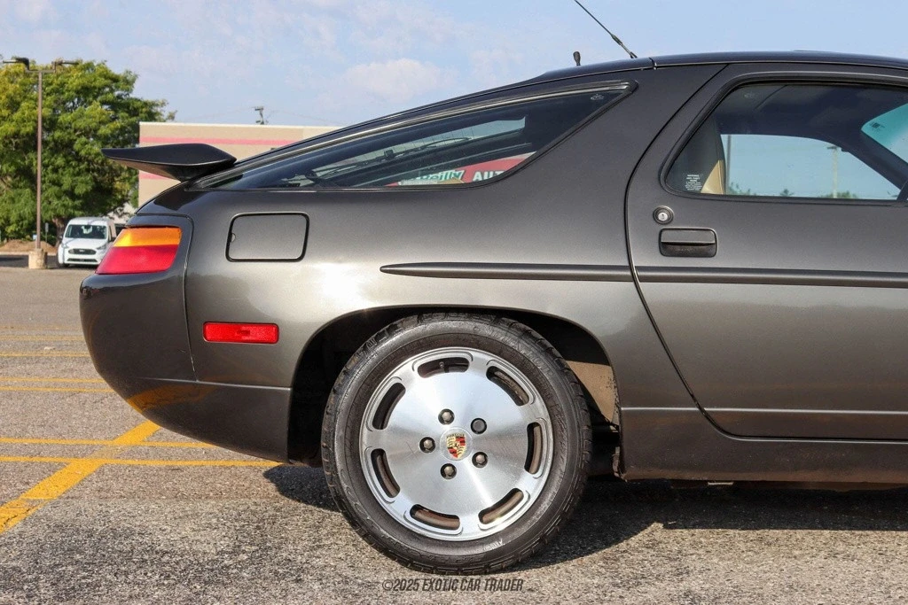 1989 Porsche 928 S4 - Image 10 of 12