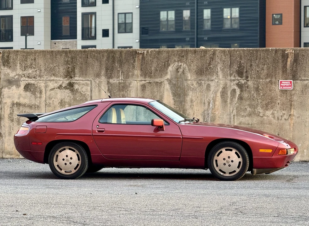 1989 Porsche 928 S4 - Image 9 of 31