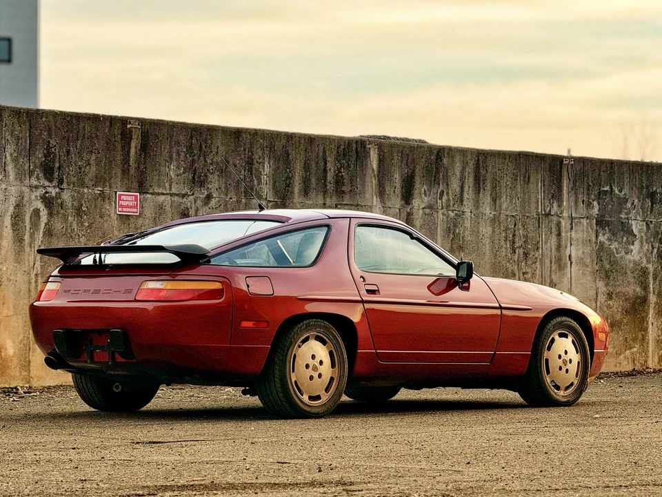 1989 Porsche 928 S4 - Image 10 of 31