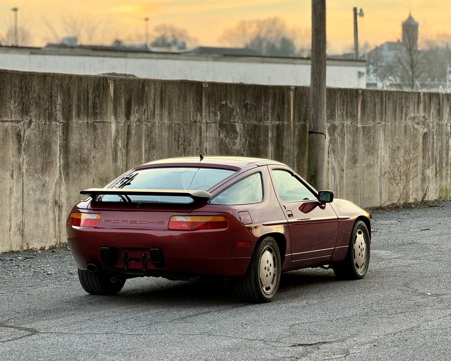 1989 Porsche 928 S4 - Image 11 of 31