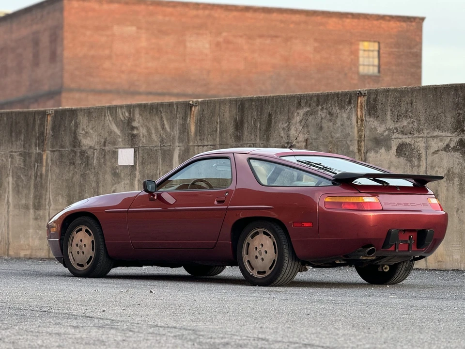 1989 Porsche 928 S4 - Image 15 of 31