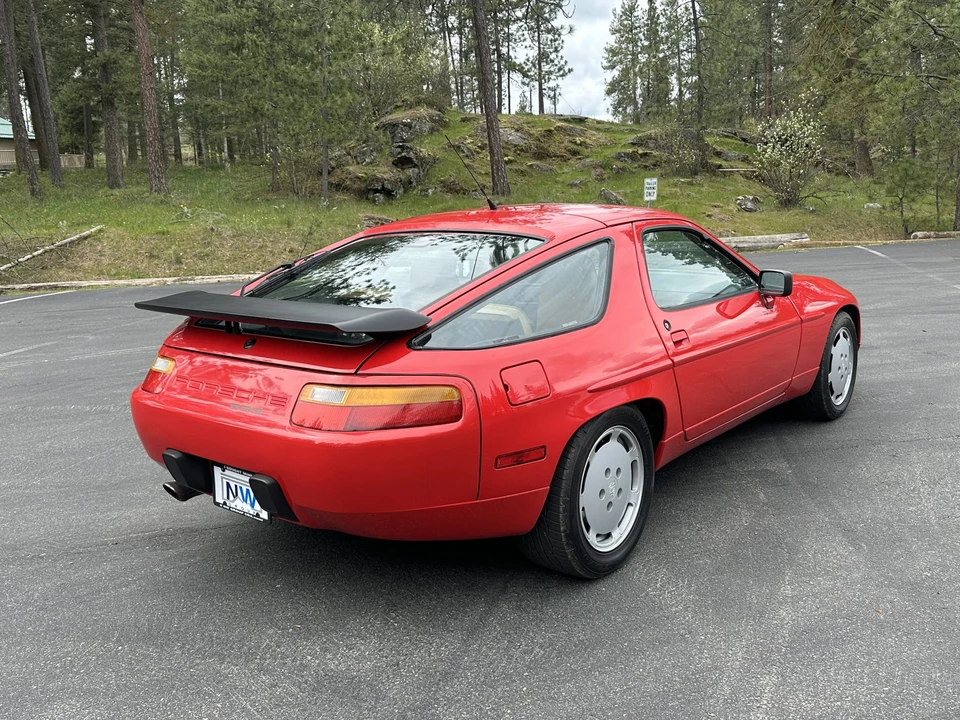 1989 Porsche 928 S4 - Image 23 of 31
