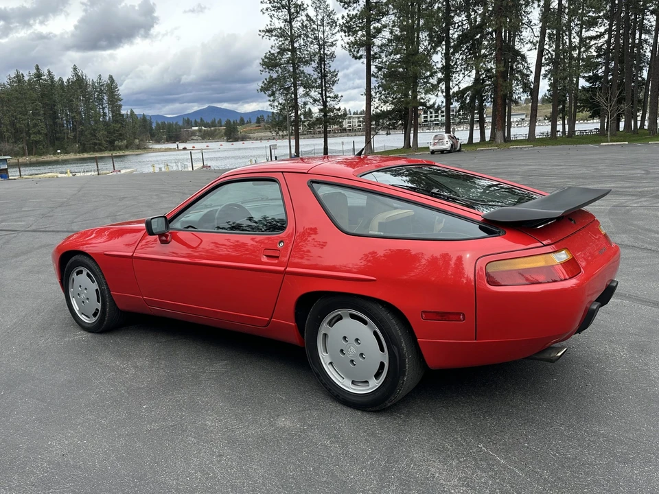 1989 Porsche 928 S4 - Image 15 of 31