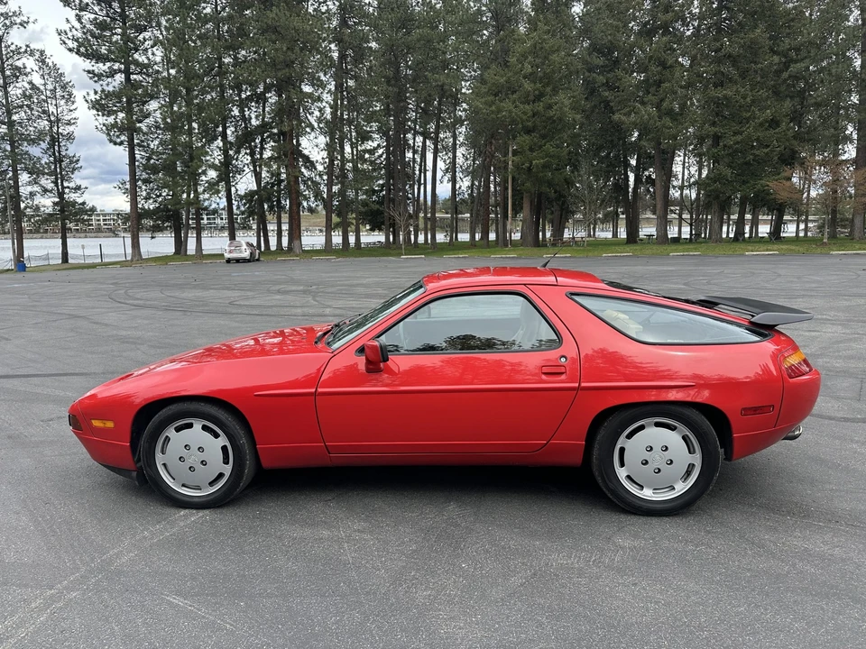 1989 Porsche 928 S4 - Image 7 of 31
