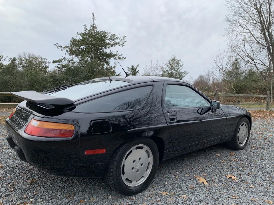 1989 Porsche 928 S4 - Image 9 of 31