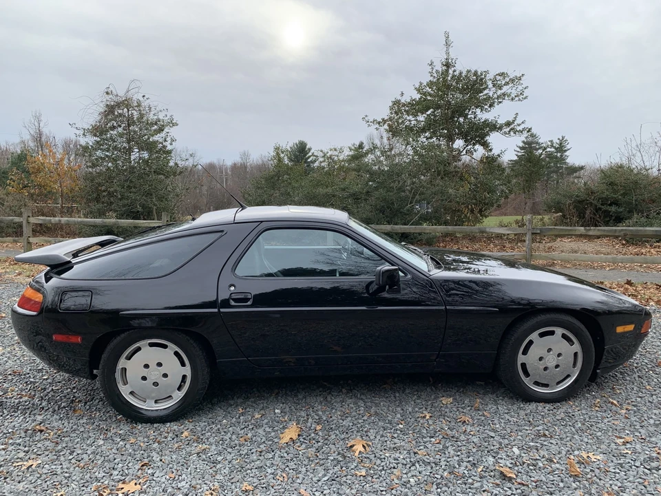 1989 Porsche 928 S4 - Image 14 of 31