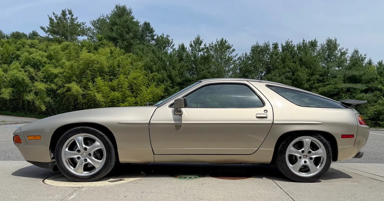 1989 Porsche 928 S4 - Image 6 of 6