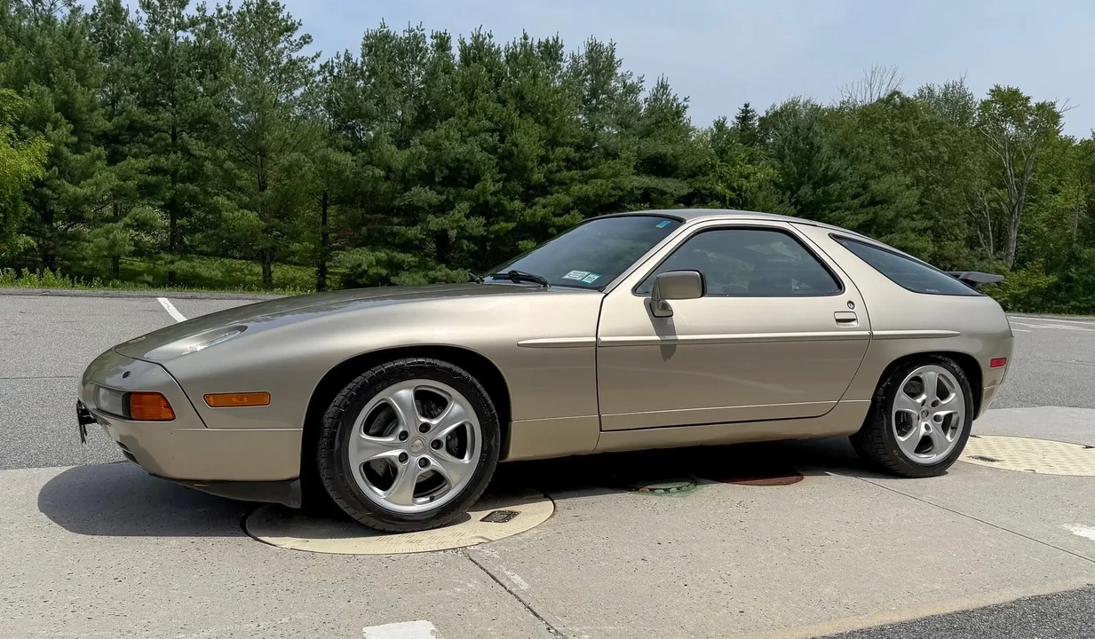 1989 Porsche 928 S4 - Image 5 of 6