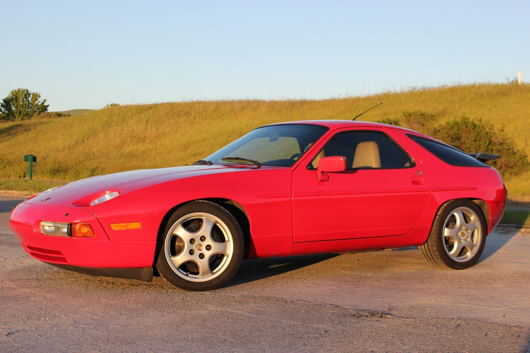 1989 Porsche 928 S4 - Image 14 of 31