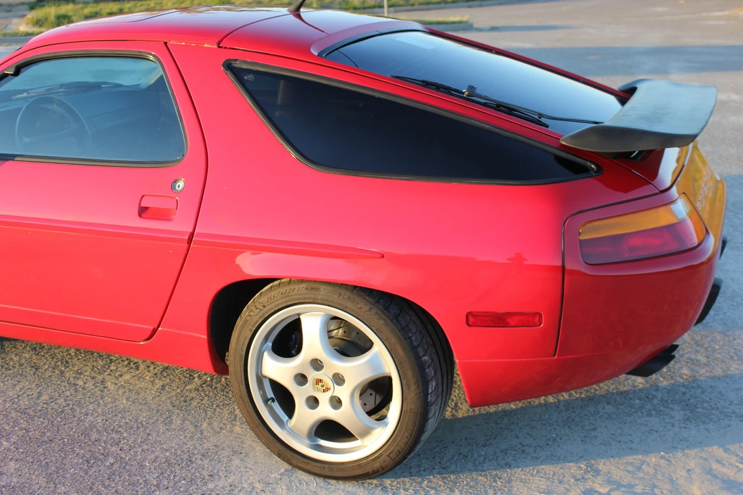 1989 Porsche 928 S4 - Image 11 of 31