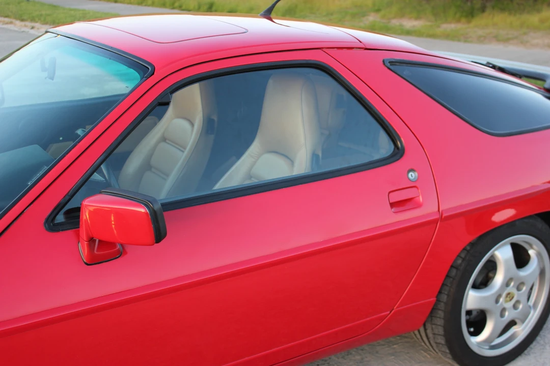 1989 Porsche 928 S4 - Image 15 of 31