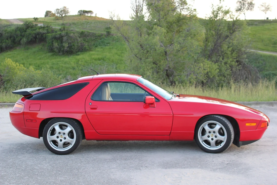 1989 Porsche 928 S4 - Image 7 of 31