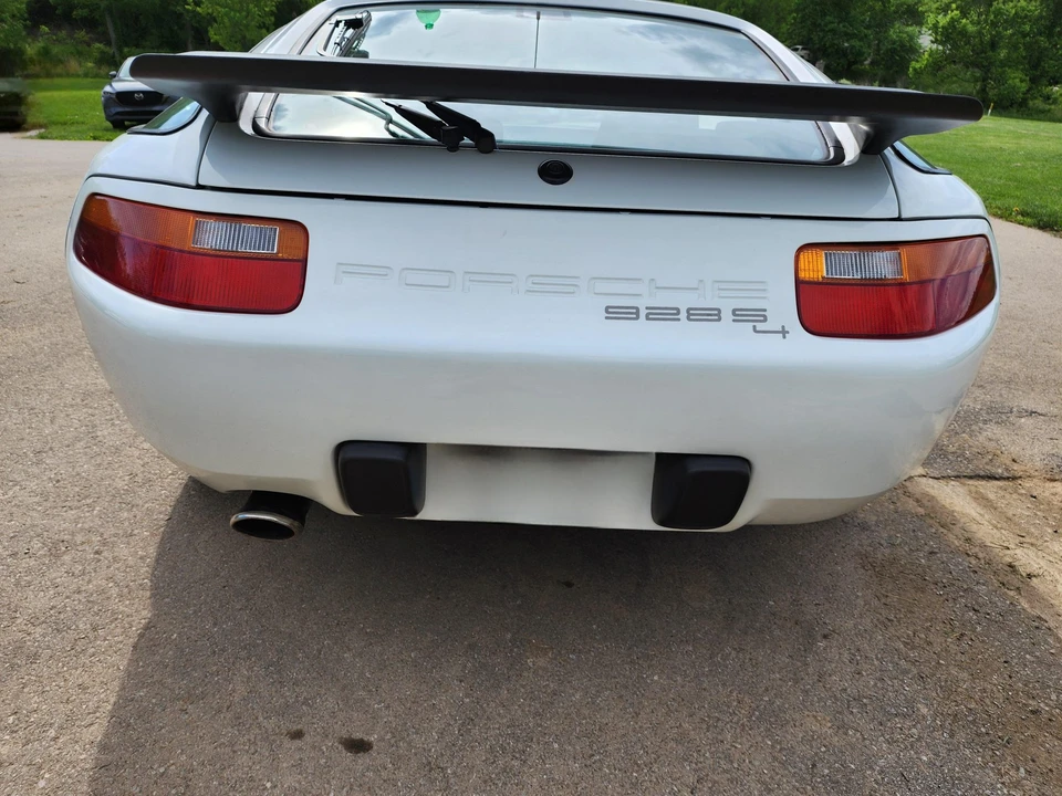1989 Porsche 928 S4 - Image 12 of 31