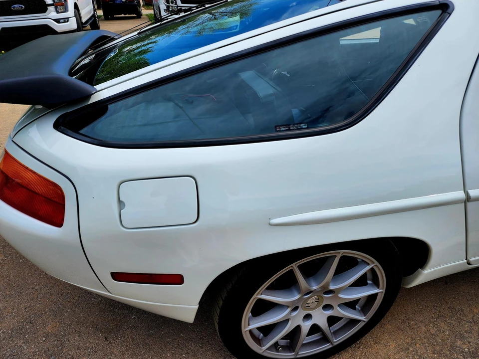 1989 Porsche 928 S4 - Image 15 of 31