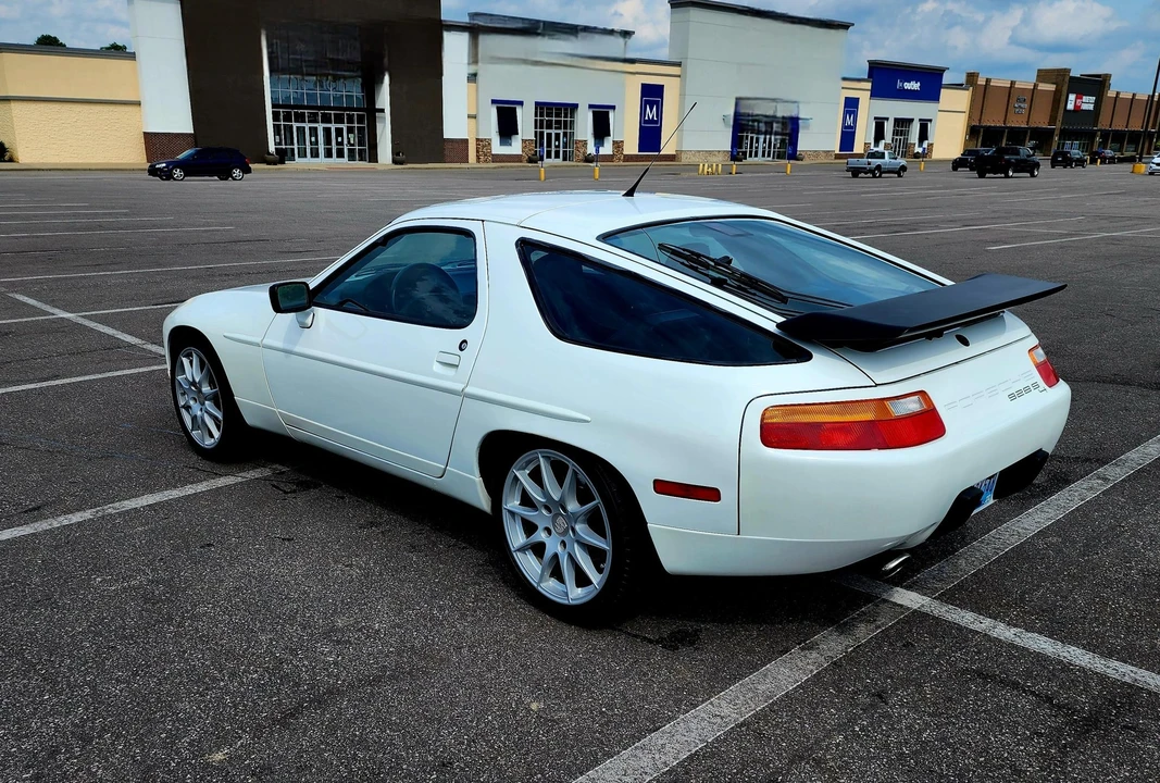 1989 Porsche 928 S4 - Image 4 of 31