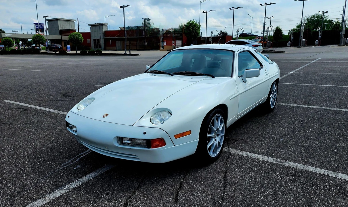 1989 Porsche 928 S4 - Image 2 of 31