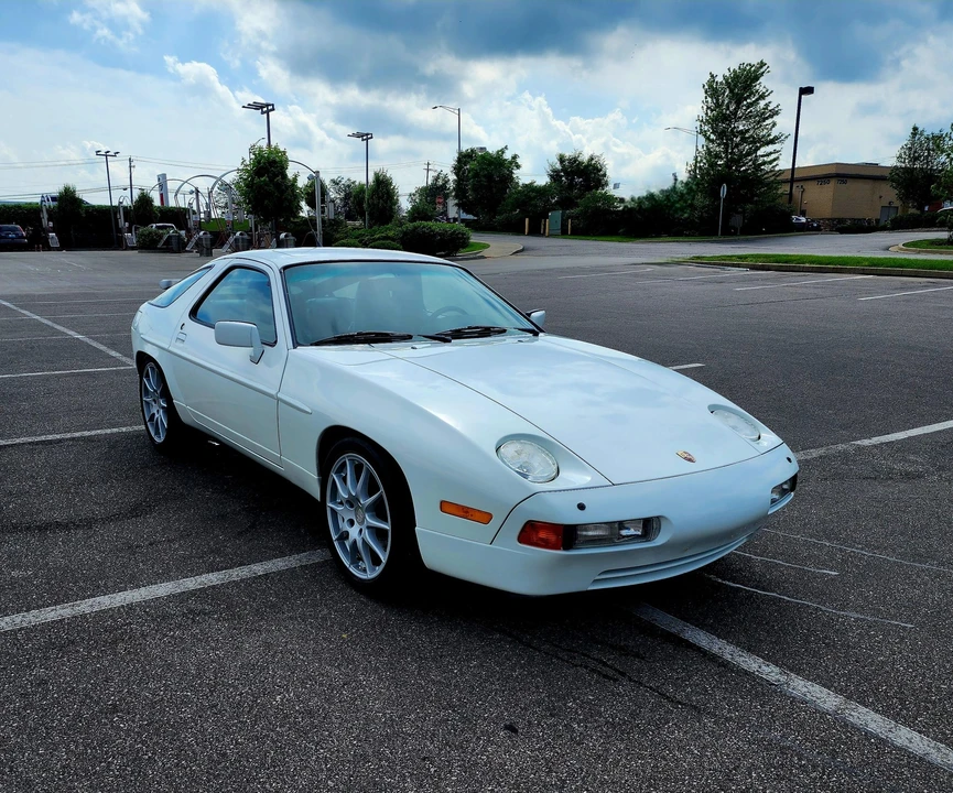 1989 Porsche 928 S4 - Image 7 of 31