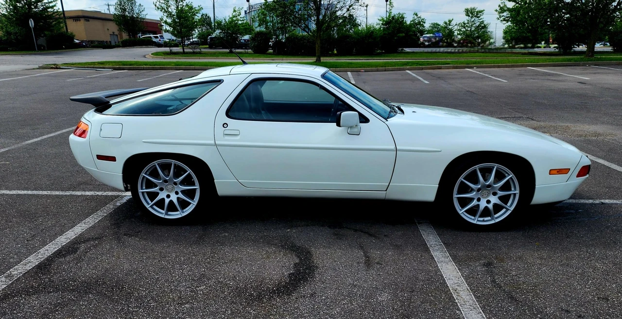 1989 Porsche 928 S4 - Image 6 of 31