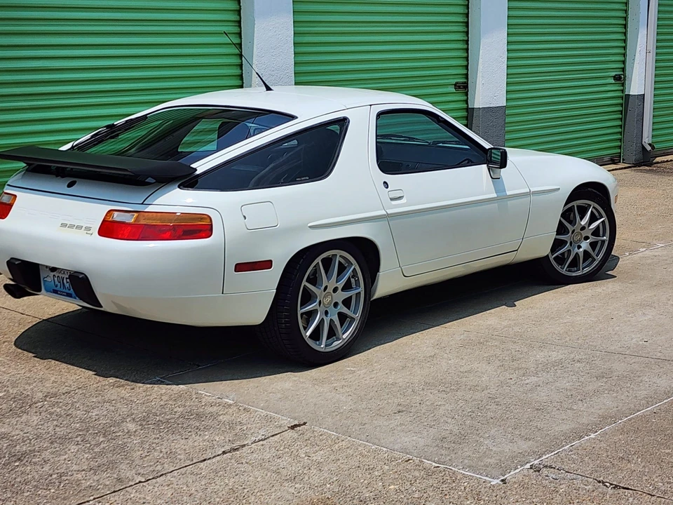 1989 Porsche 928 S4 - Image 8 of 31