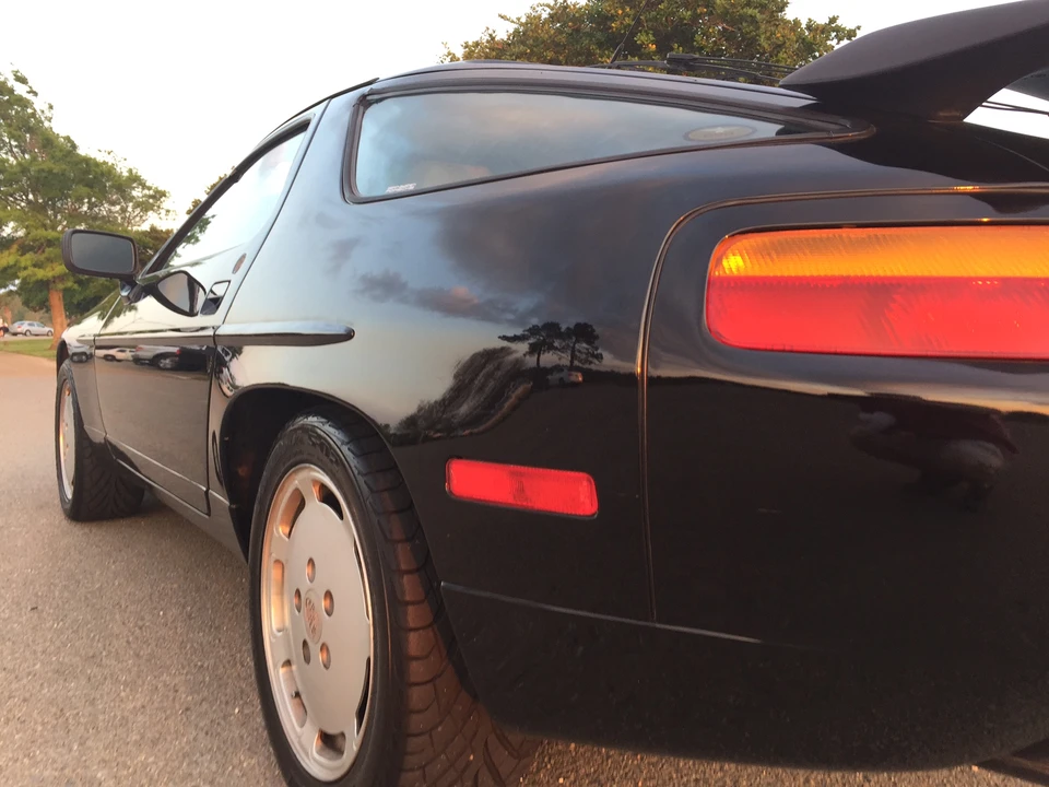 1989 Porsche 928 S4 - Image 17 of 31