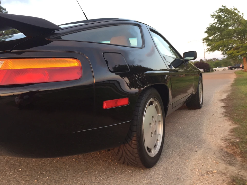 1989 Porsche 928 S4 - Image 19 of 31
