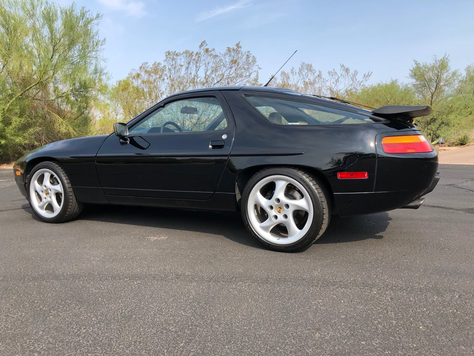 1989 Porsche 928 S4 - Image 7 of 31