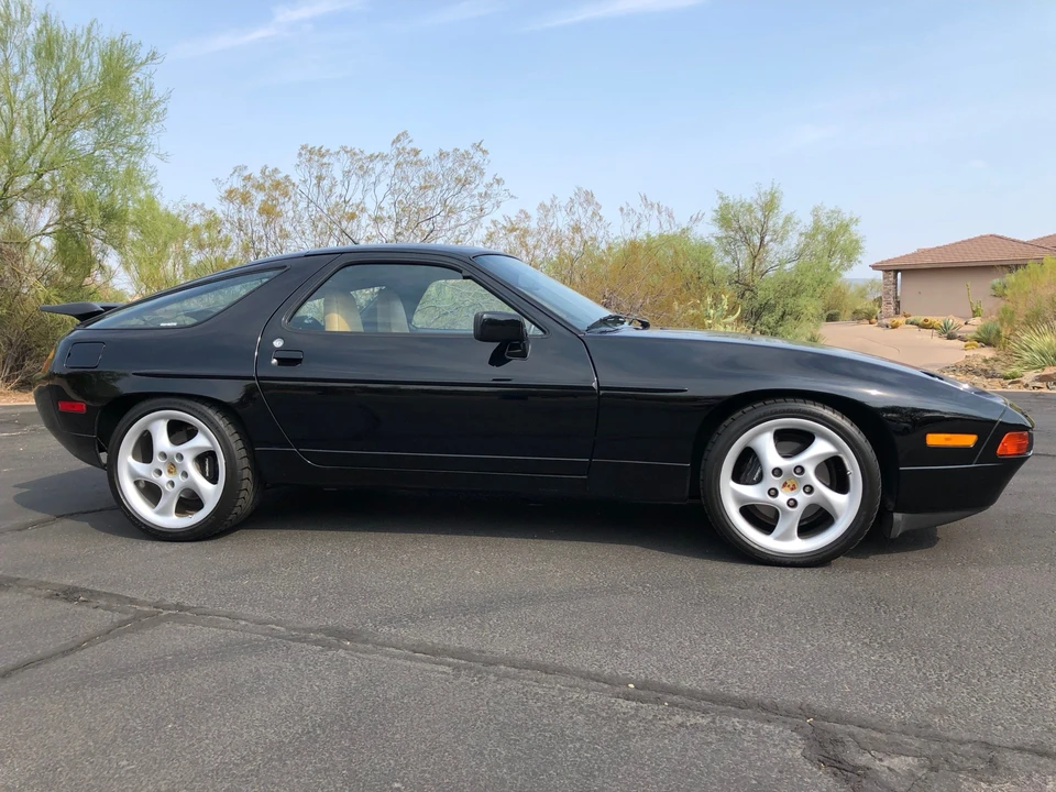 1989 Porsche 928 S4 - Image 11 of 31